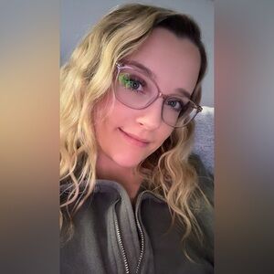 Meet your Posher, Karie